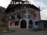 Vand casa de vacanta